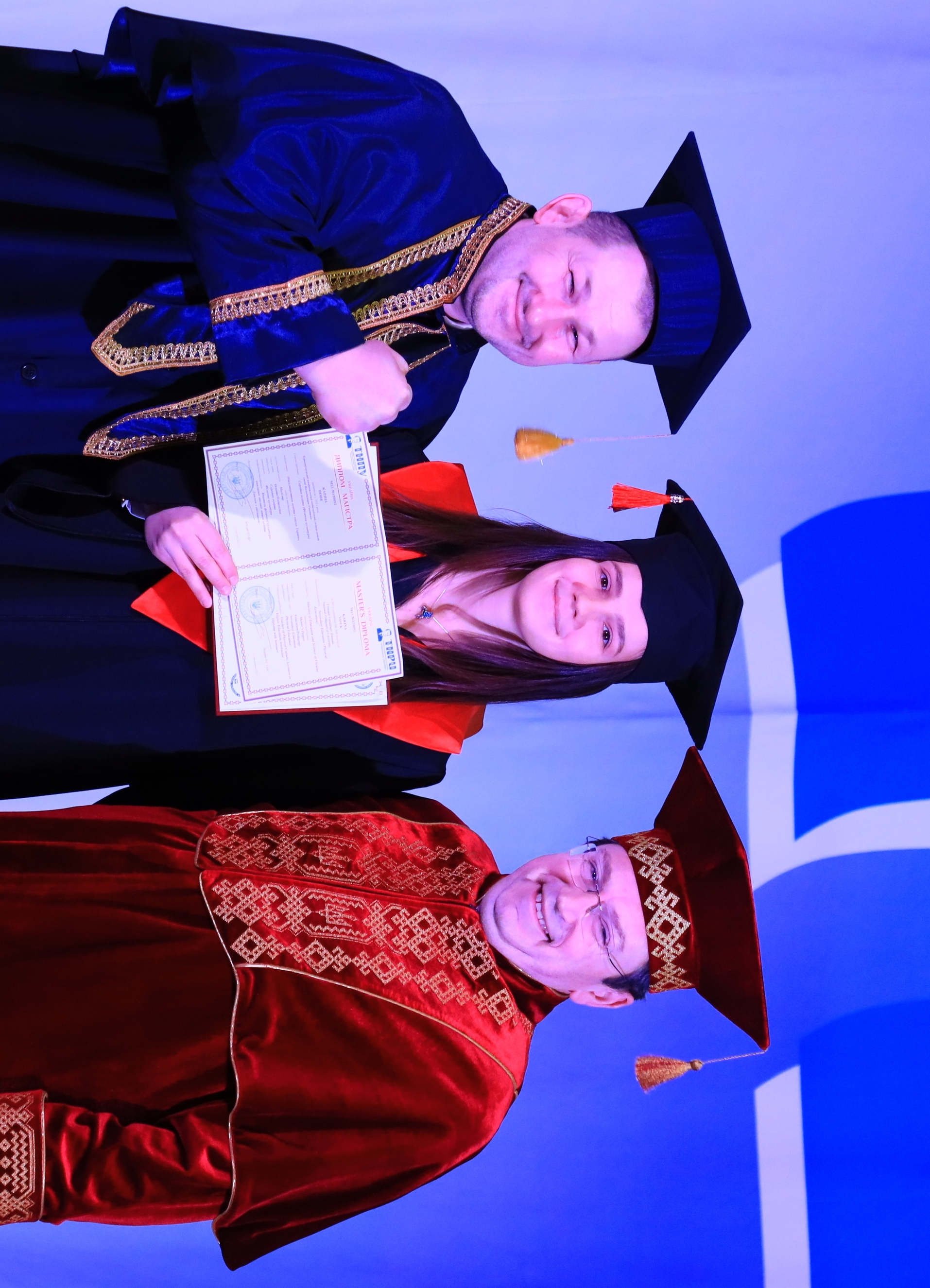 На фото Віктор Шандригось, Каріна Вовк і Богдан Буяк